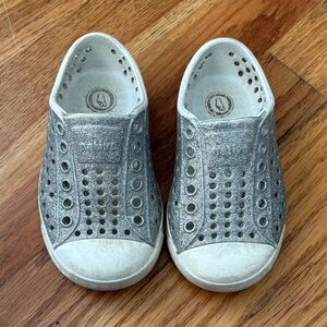 Native Kids Jefferson Shoes - Sparkly Silver Slip-Ons size C5